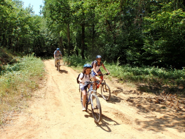 Village Camps International Summer Camp Ard&egrave;che, France 2019-07-26 https://www.villagecamps.com/journals_admin/images/252-8-July 8 06120110708.jpg